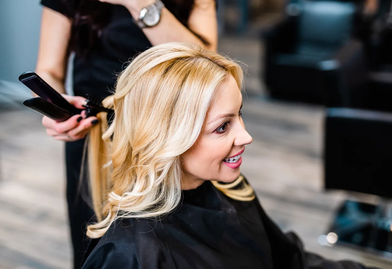 Koloryzacja i stylizacja włosów w salonie La Famme